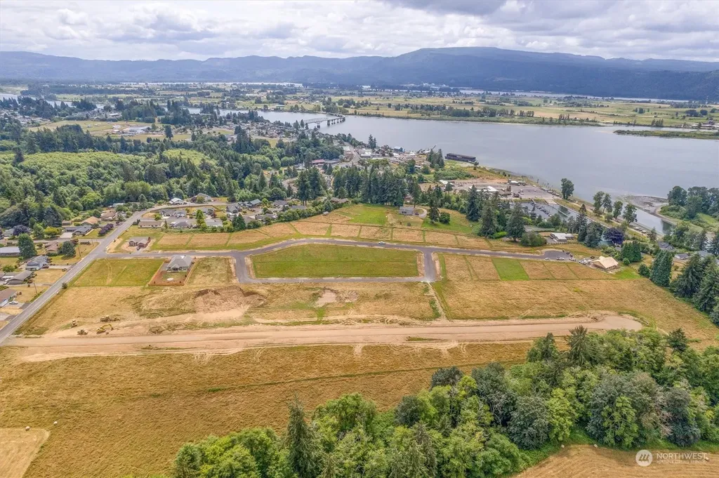 25 Sunnyfield Drive Cathlamet WA 98612