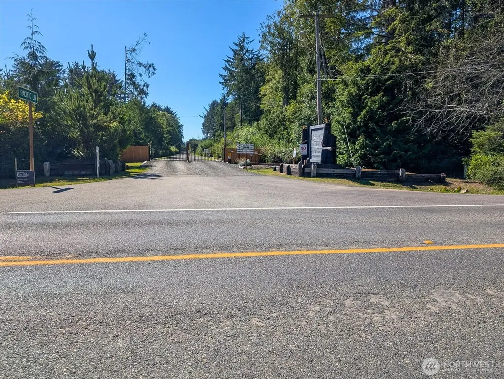 2 Dolphin Lane Copalis Beach WA 98535