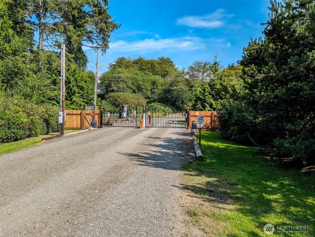 2 Dolphin Lane Copalis Beach WA 98535