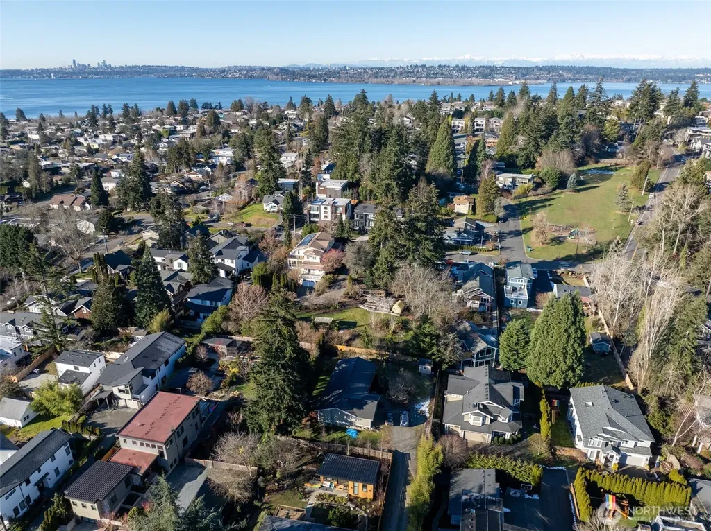 1043 5th Street Kirkland WA 98033