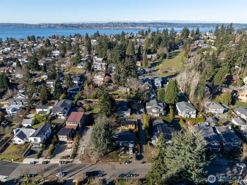 1043 5th Street Kirkland WA 98033