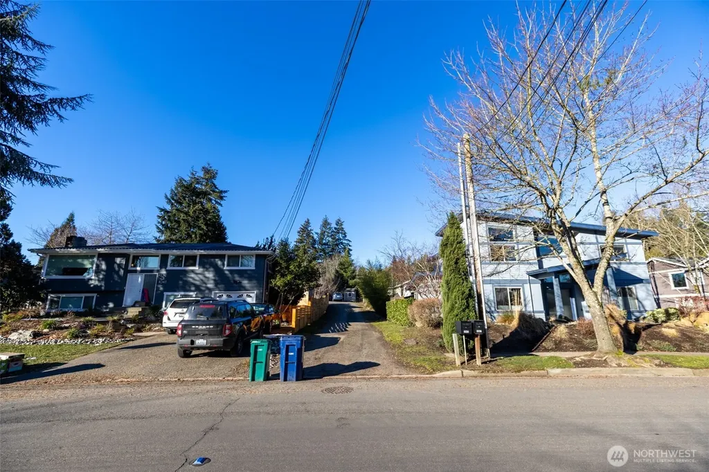 1043 5th Street Kirkland WA 98033