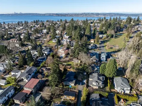 1043 5th Street Kirkland WA 98033