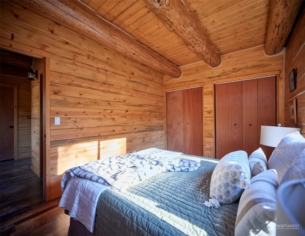 192 Sasquatch Way Cougar WA 98616