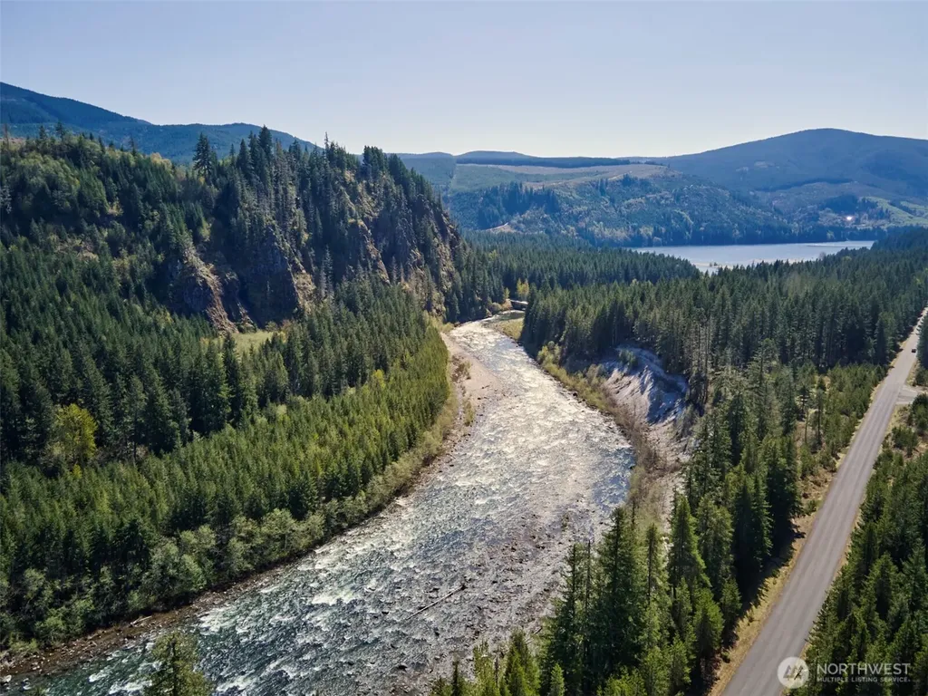 192 Sasquatch Way Cougar WA 98616