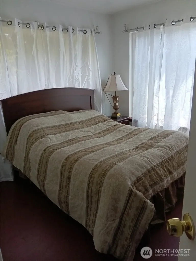 522 NE 127th Street Seattle WA 98125