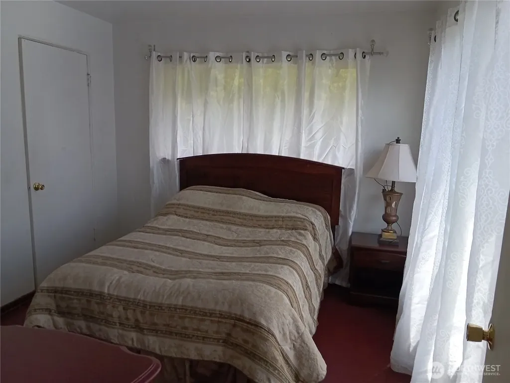 522 NE 127th Street Seattle WA 98125
