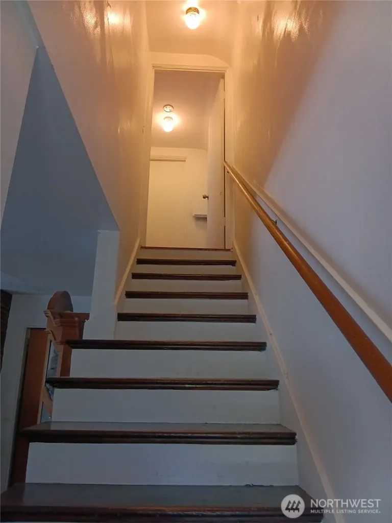 522 NE 127th Street Seattle WA 98125