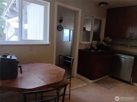 522 NE 127th Street Seattle WA 98125