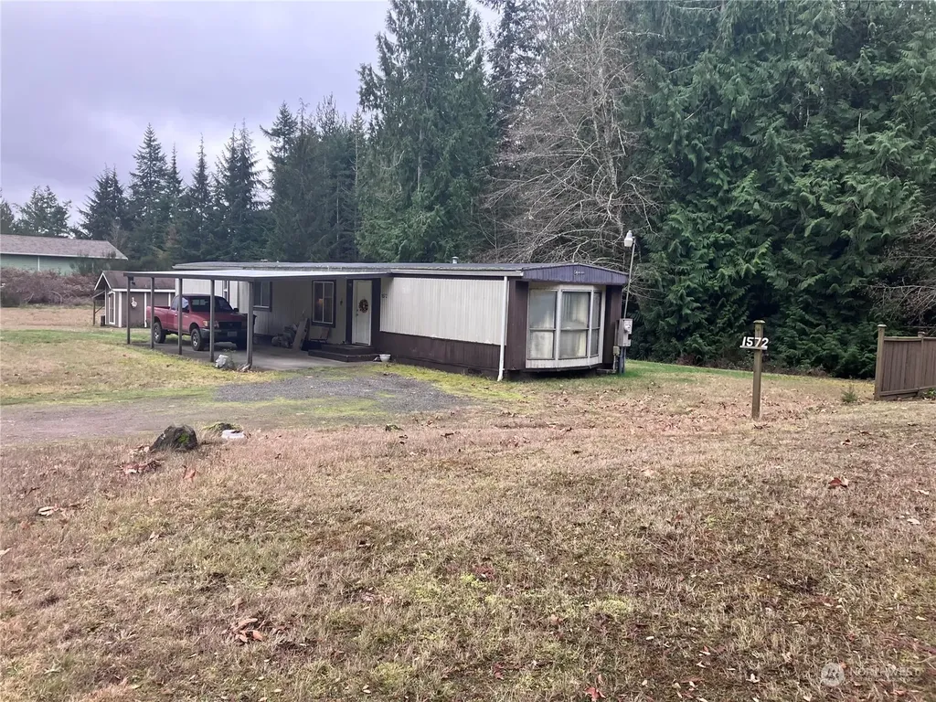 1566 SW Old Clifton Road Port Orchard WA 98367