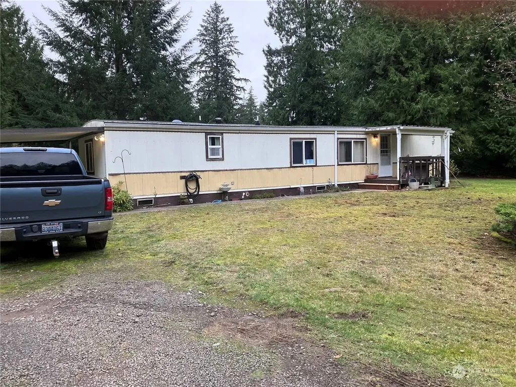 1566 SW Old Clifton Road Port Orchard WA 98367