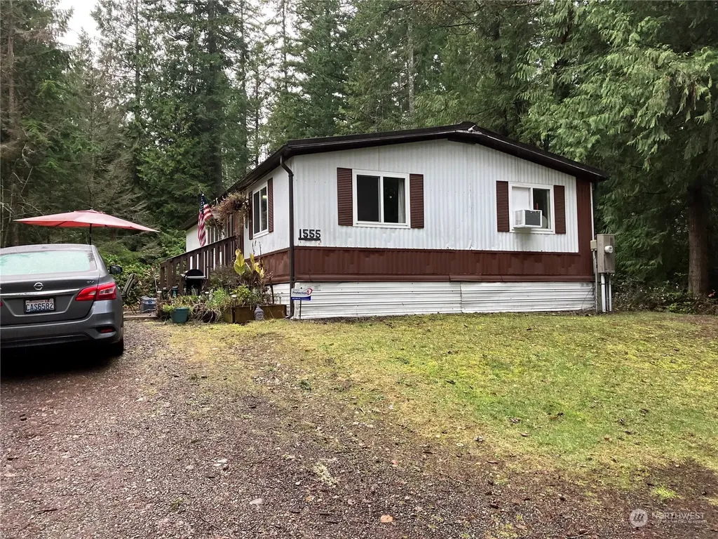 1566 SW Old Clifton Road Port Orchard WA 98367