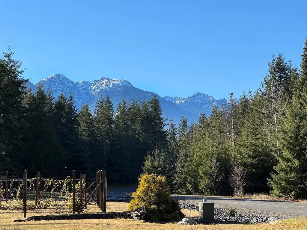 42 S Windflower Lane Port Angeles WA 98362