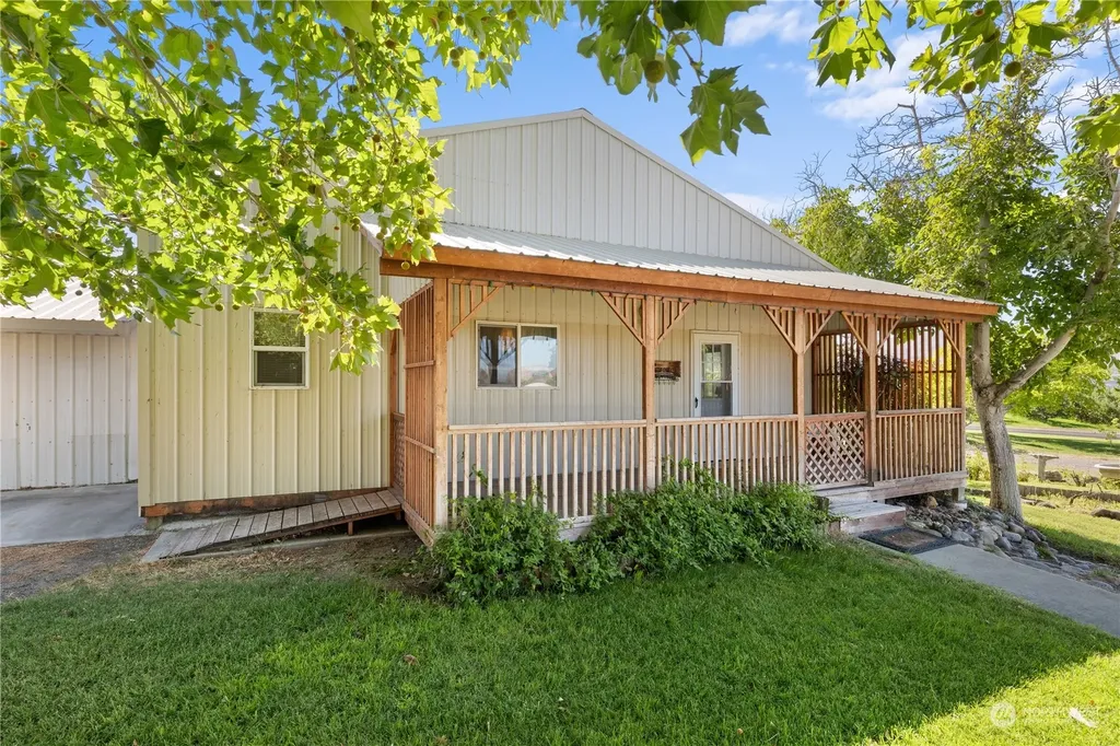 19946 E Desert Aire Dr SW Mattawa WA 99349