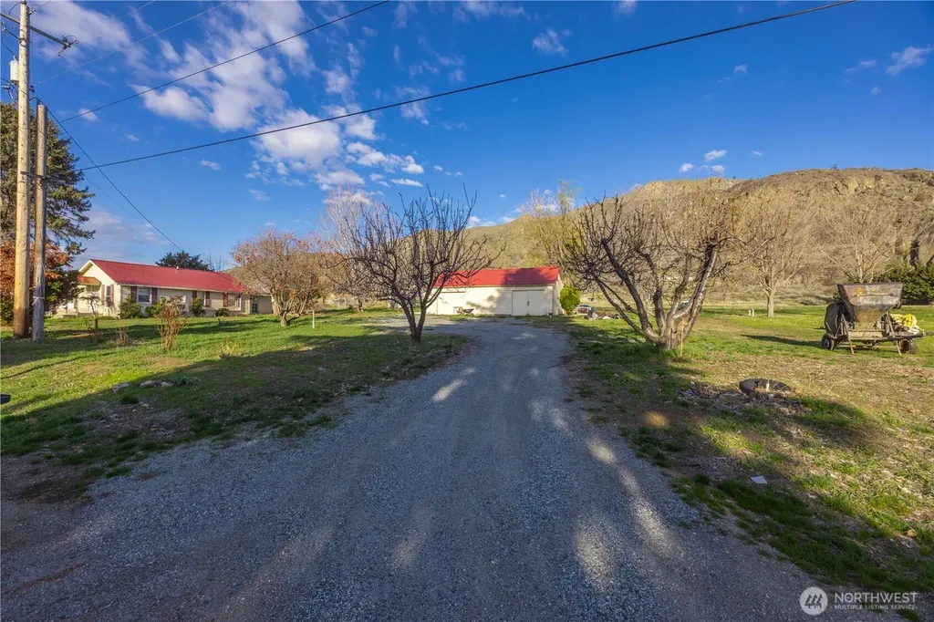 123 Chelan Falls Chelan Falls WA 98817