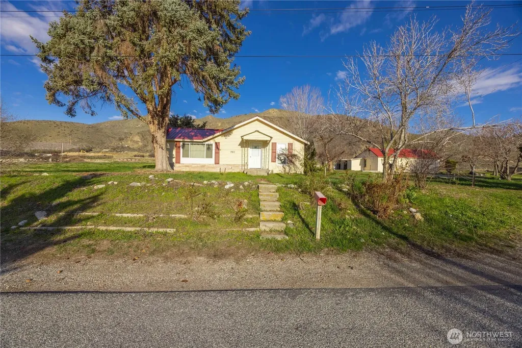 123 Chelan Falls Chelan Falls WA 98817