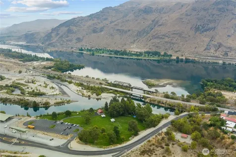 123 Chelan Falls Chelan Falls WA 98817