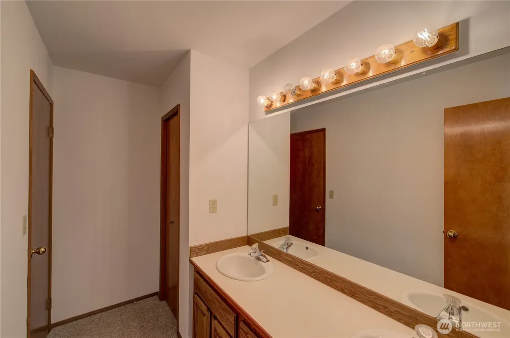 34009 Territory Road Oysterville WA 98641
