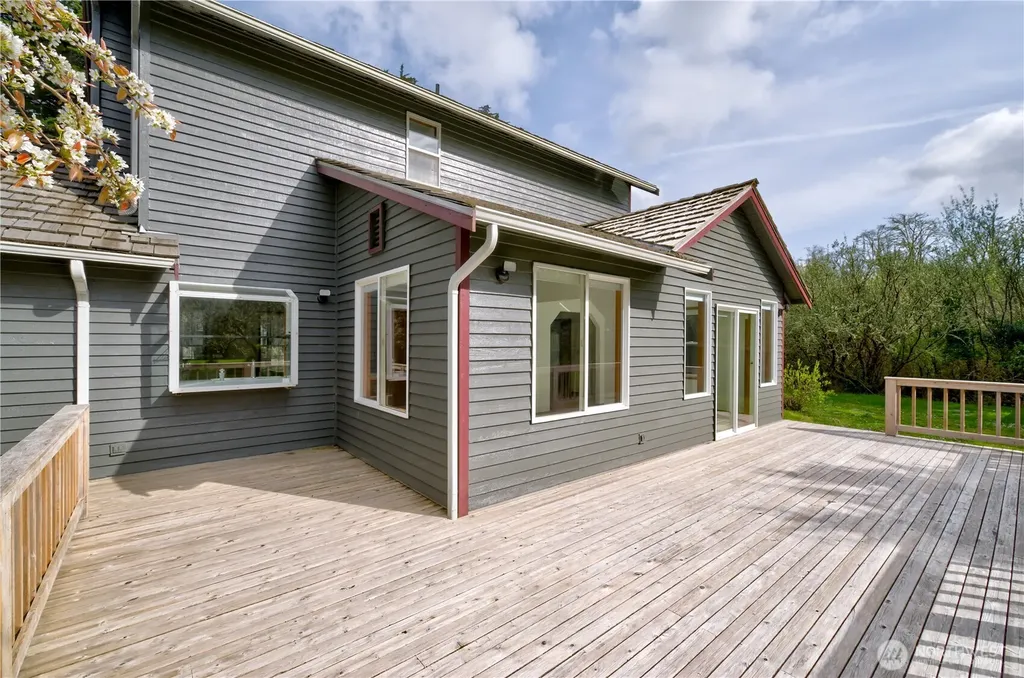 34009 Territory Road Oysterville WA 98641