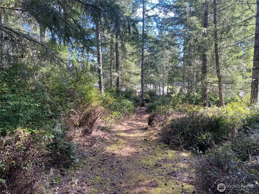 200 E Soderberg Road Allyn WA 98524