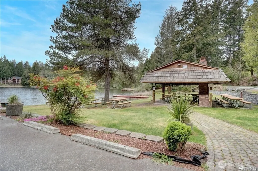 200 E Soderberg Road Allyn WA 98524