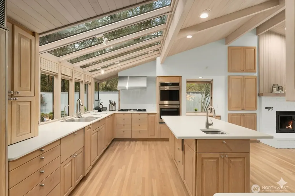 8428 N Mercer Way Mercer Island WA 98040