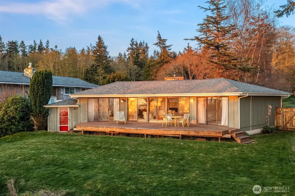 2180 Inverness Way Coupeville WA 98239