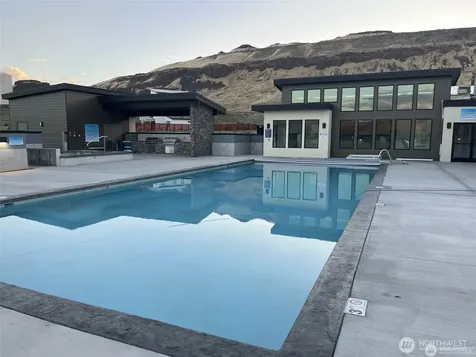 240 Basin Pointe Loop Vantage WA 98950