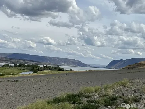 240 Basin Pointe Loop Vantage WA 98950