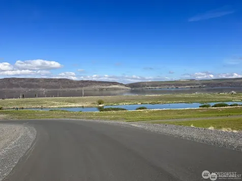 240 Basin Pointe Loop Vantage WA 98950