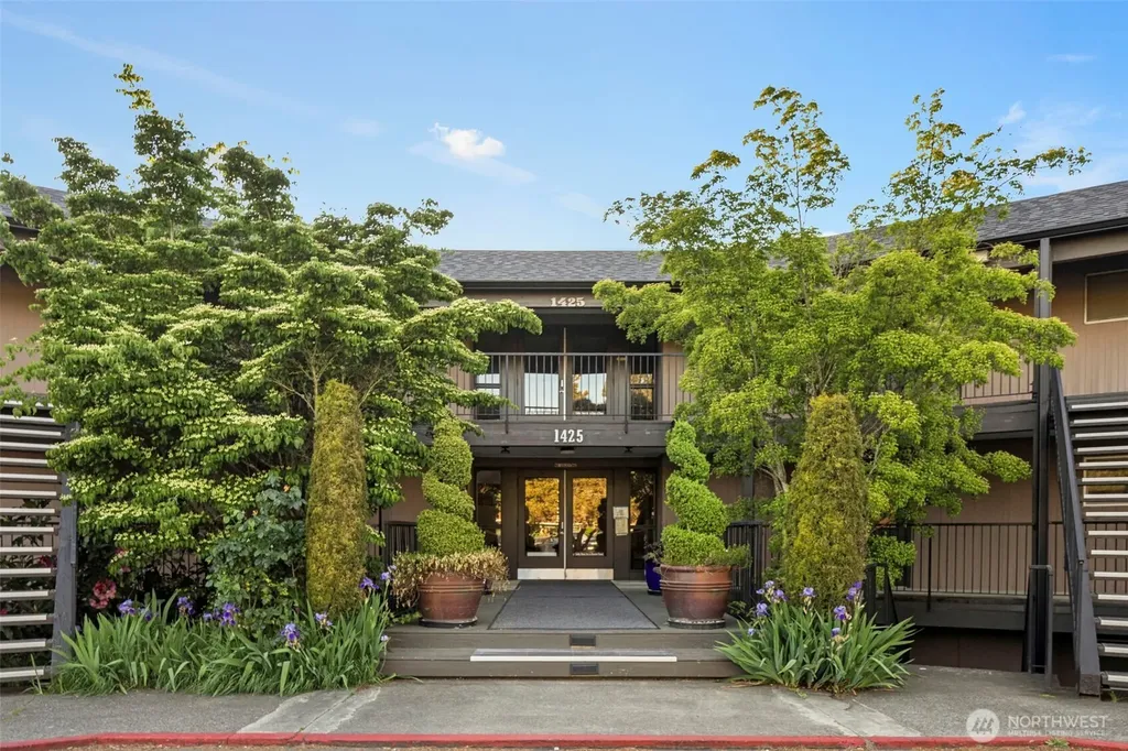 1425 S Puget Drive Renton WA 98055