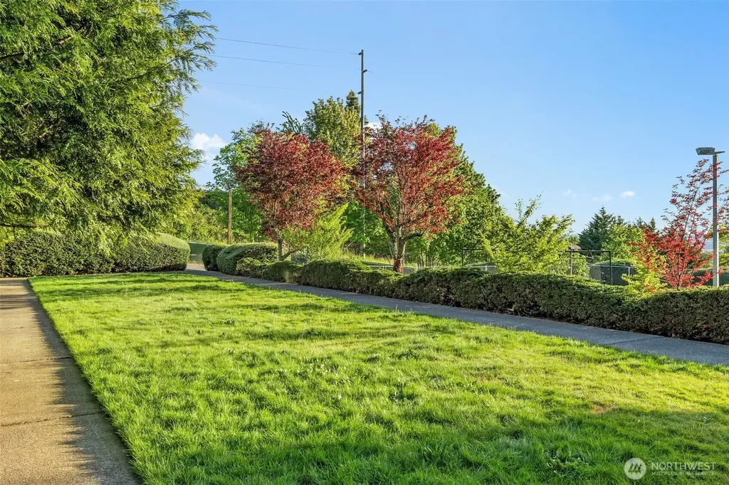 1425 S Puget Drive Renton WA 98055