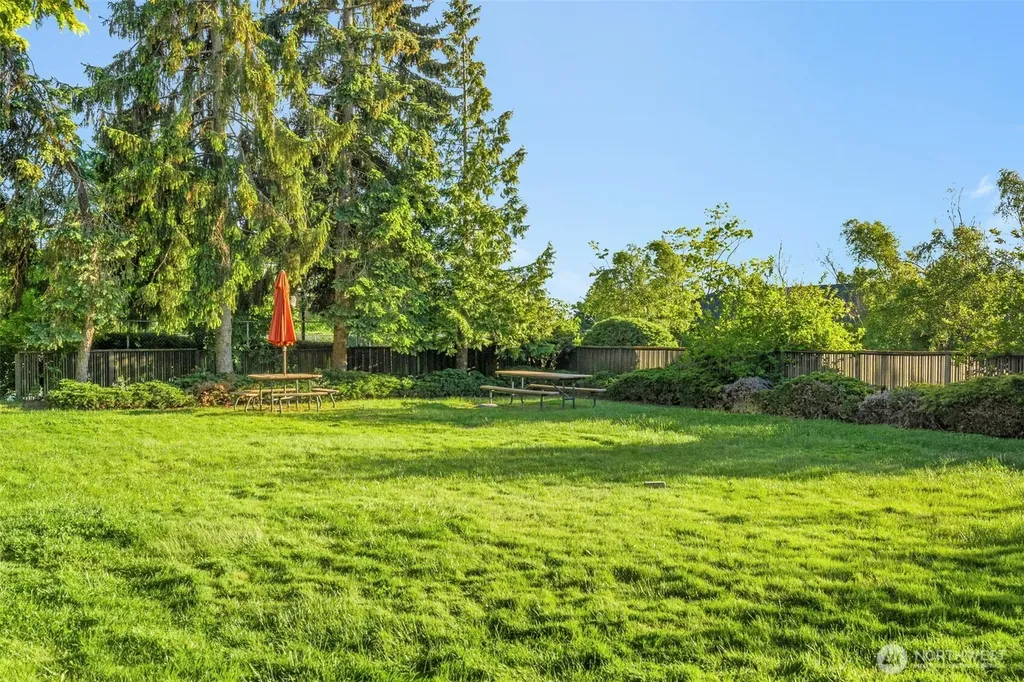 1425 S Puget Drive Renton WA 98055