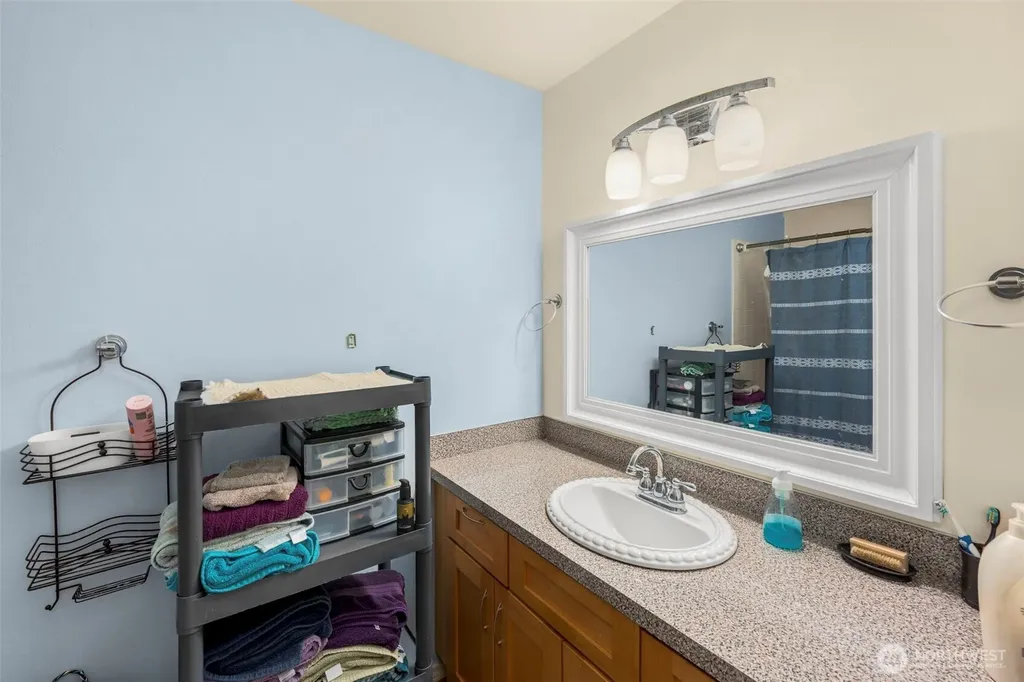1425 S Puget Drive Renton WA 98055