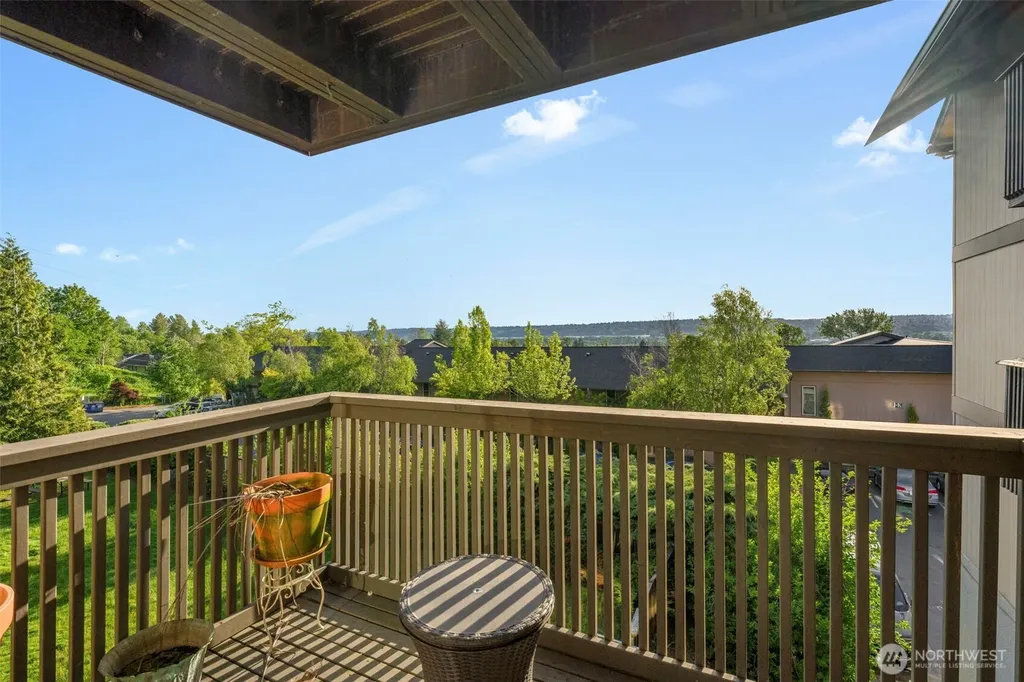 1425 S Puget Drive Renton WA 98055