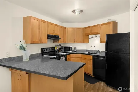 1425 S Puget Drive Renton WA 98055
