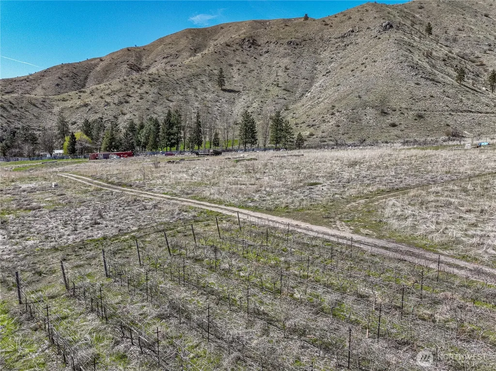 7 Tunnel Hill Road Chelan WA 98816
