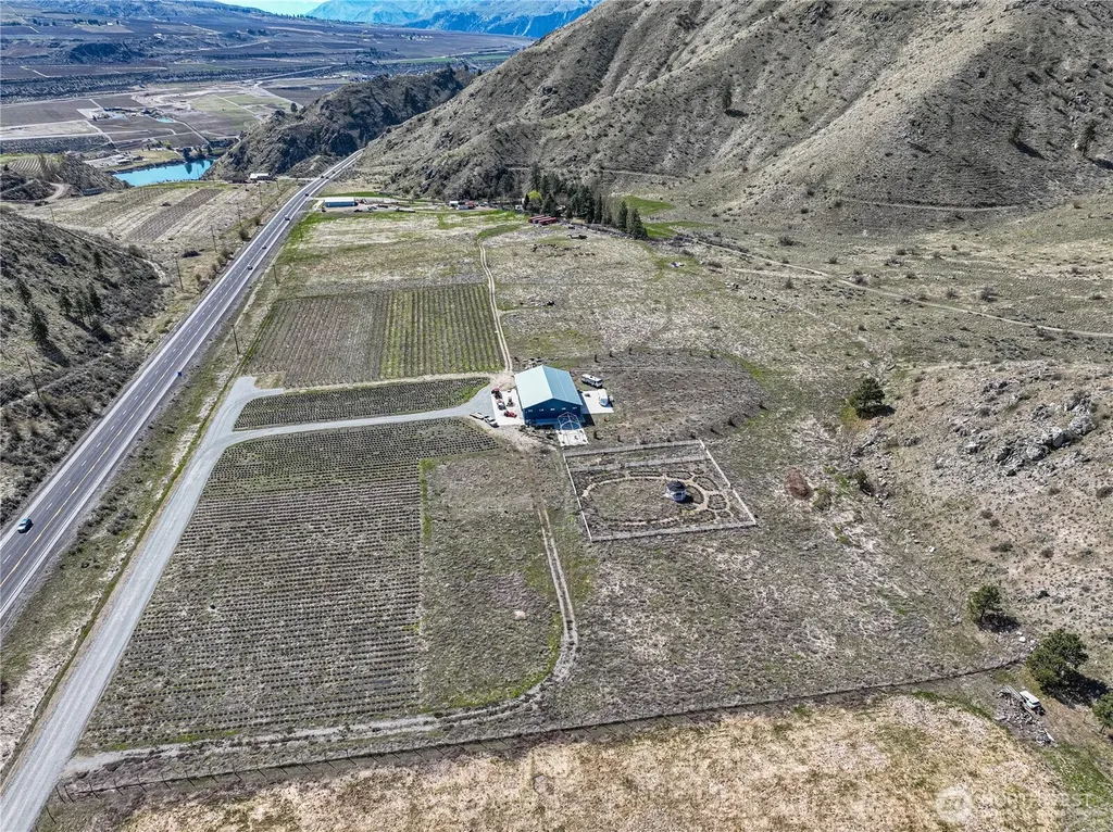 7 Tunnel Hill Road Chelan WA 98816