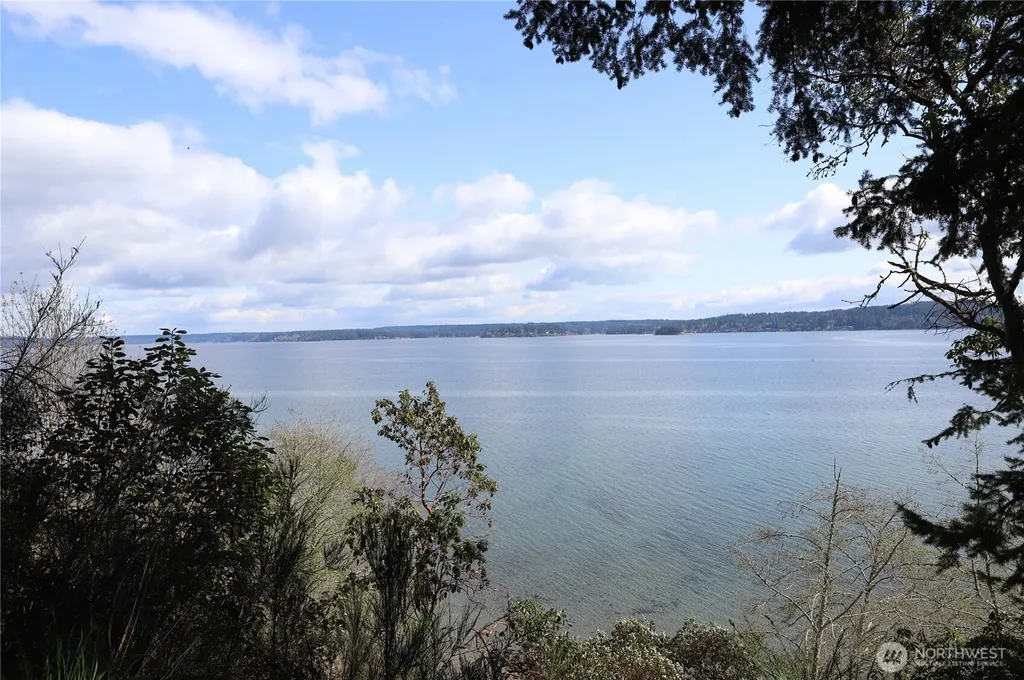 14811 71st Street NW Lakebay WA 98349