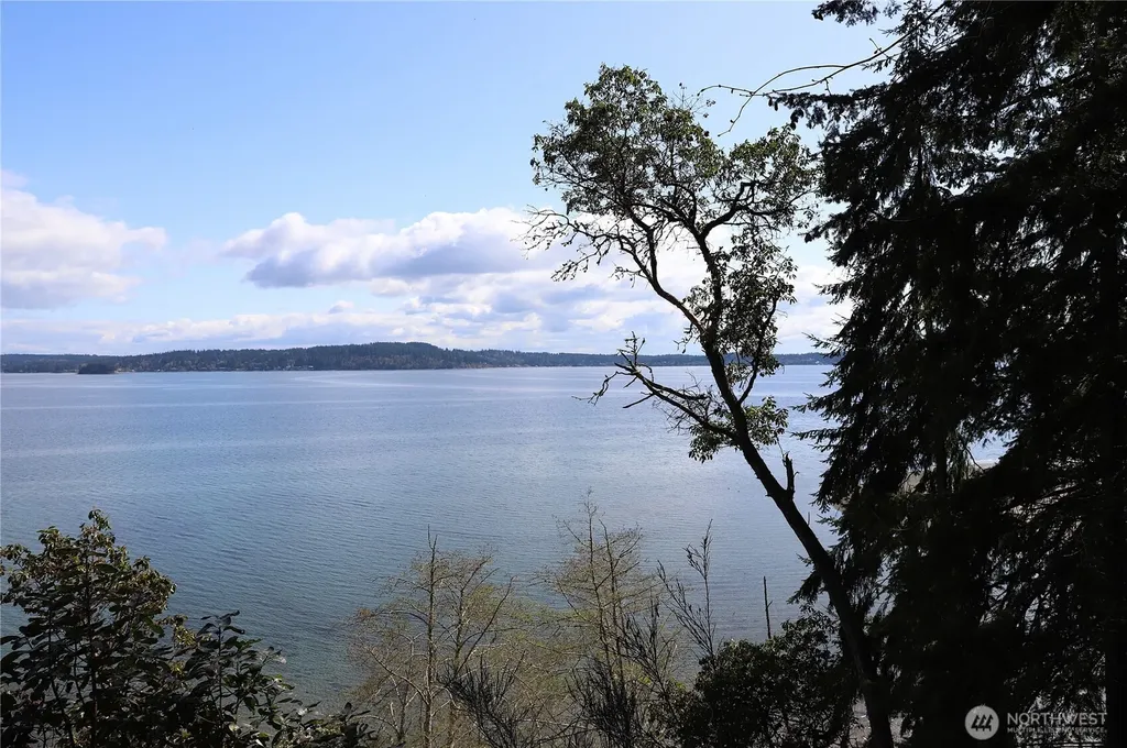 14811 71st Street NW Lakebay WA 98349