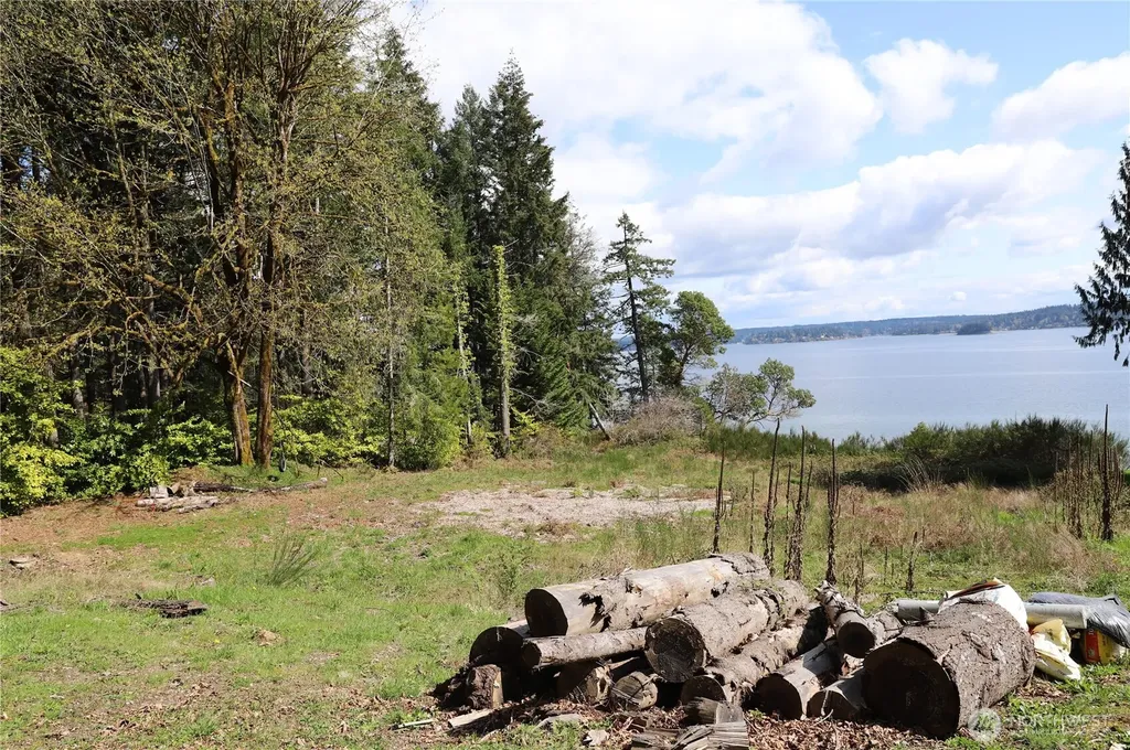 14811 71st Street NW Lakebay WA 98349
