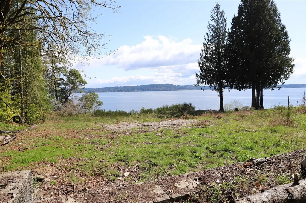 14811 71st Street NW Lakebay WA 98349