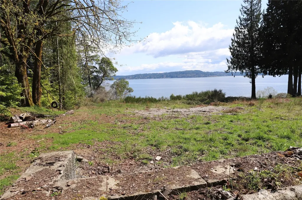14811 71st Street NW Lakebay WA 98349