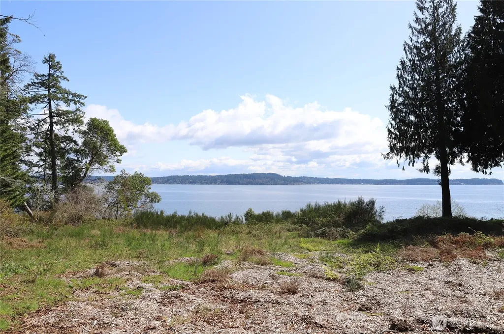 14811 71st Street NW Lakebay WA 98349