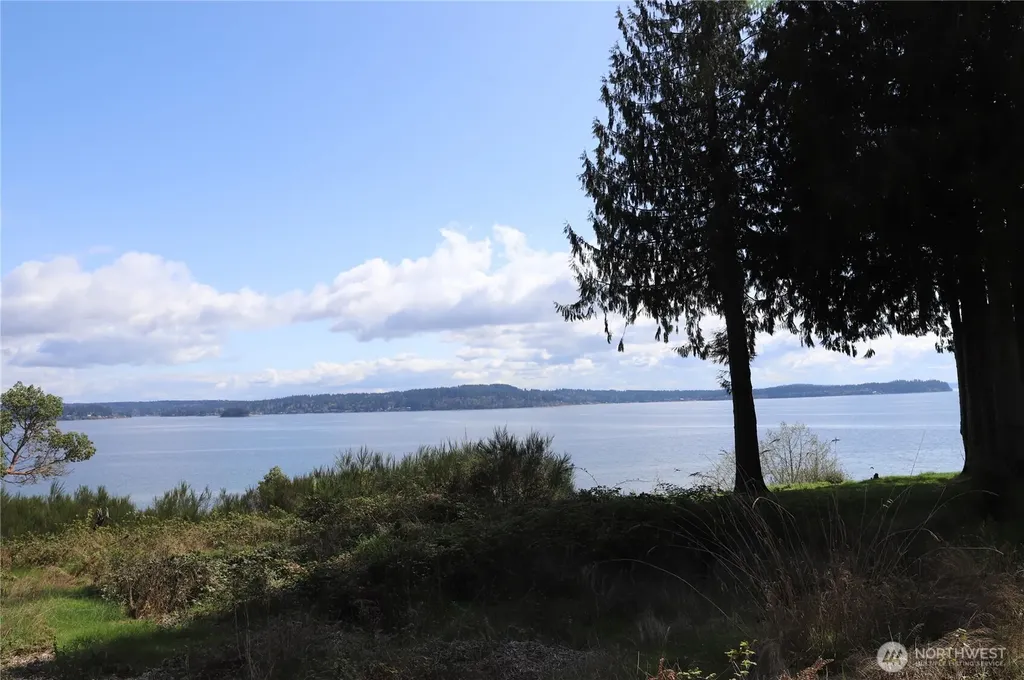 14811 71st Street NW Lakebay WA 98349