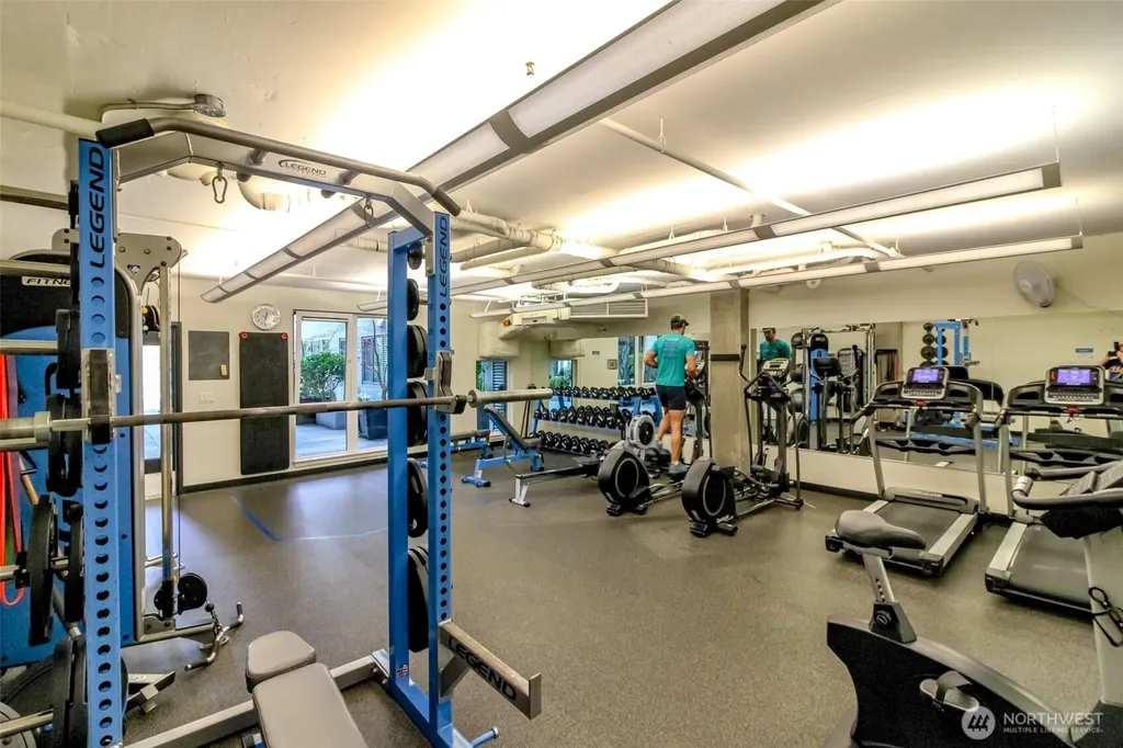76 Cedar Street Seattle WA 98121