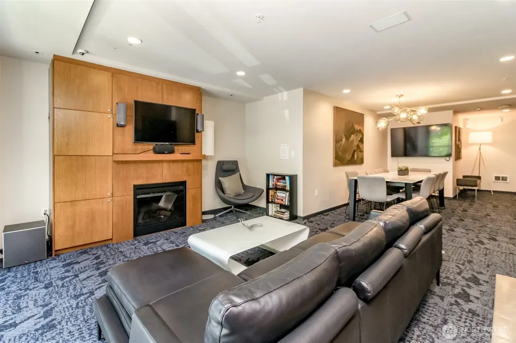 76 Cedar Street Seattle WA 98121