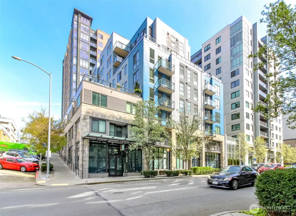76 Cedar Street Seattle WA 98121