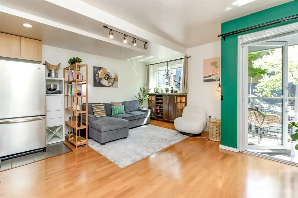 76 Cedar Street Seattle WA 98121