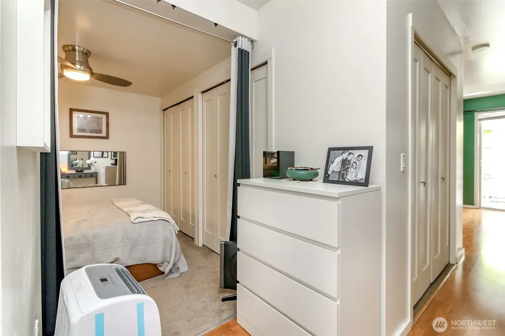 76 Cedar Street Seattle WA 98121